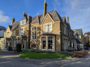 Гостиница Cotswold Lodge Hotel  Оксфорд
